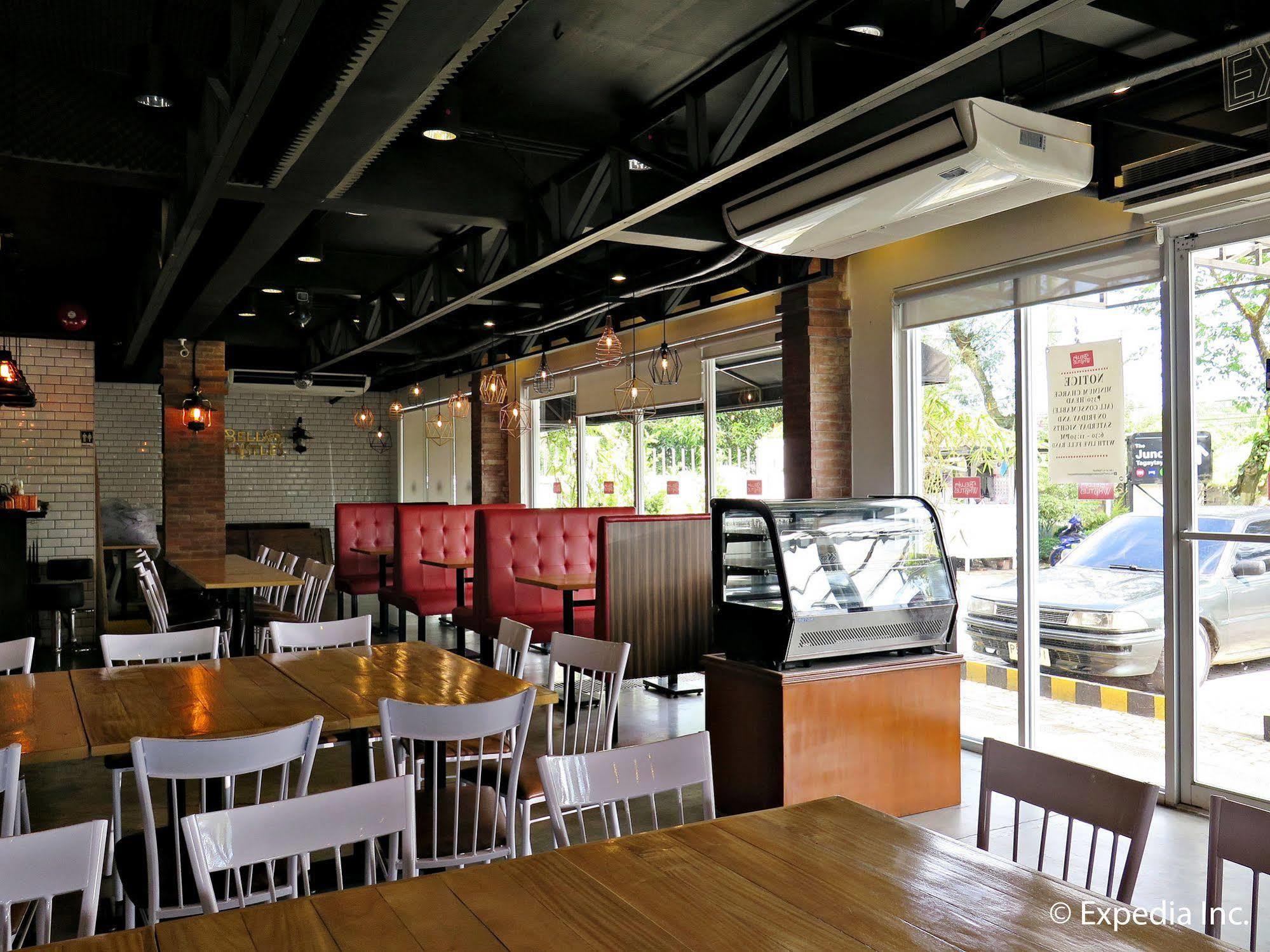 Capital O 642 The Junction Tagaytay Hotel Tagaytay City Exterior photo